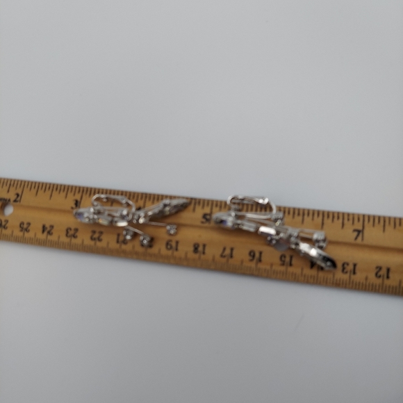Vintage Clear Rhinestones Clip On Dangle Earrings 1.75". - Picture 10 of 13